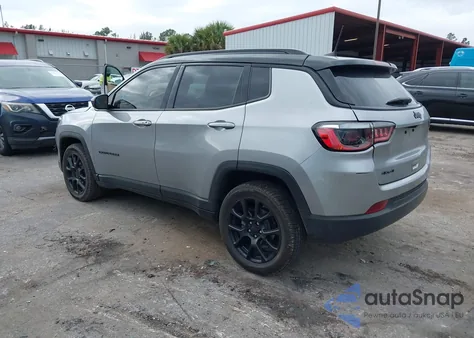 2023 Jeep Compass Altitude 4X4 z USA, uszkodzony, nr VIN 3C4NJDBN8PT508006